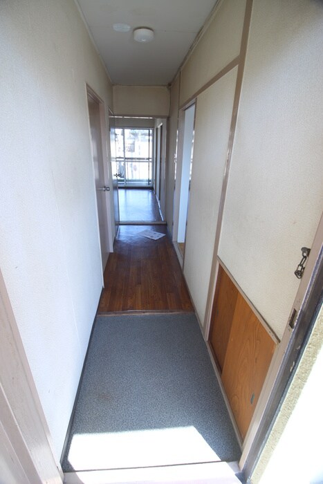 物件内観写真7　(玄関)