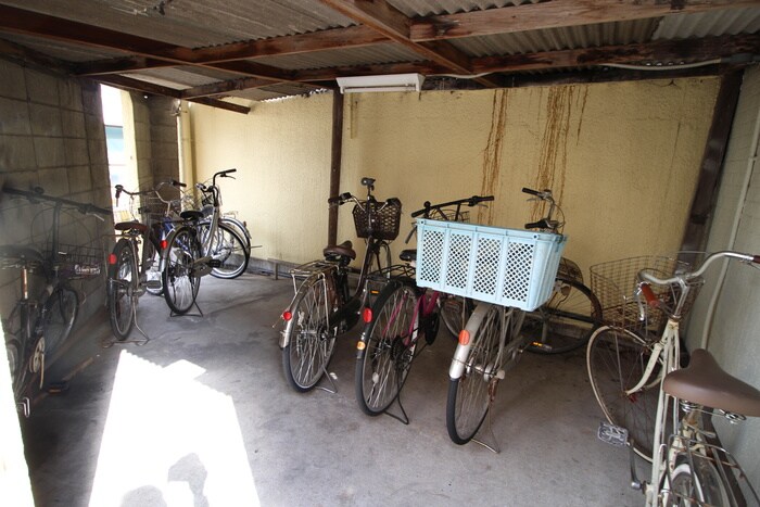 物件外観写真5　(駐輪場)