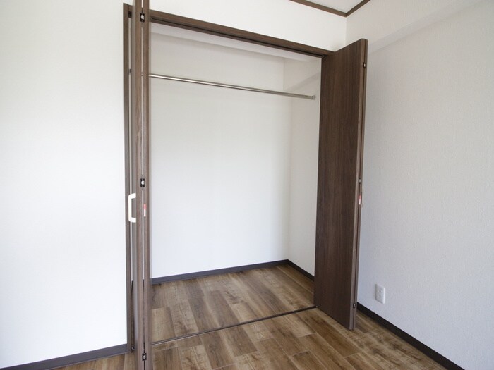 物件内観写真13　(収納)