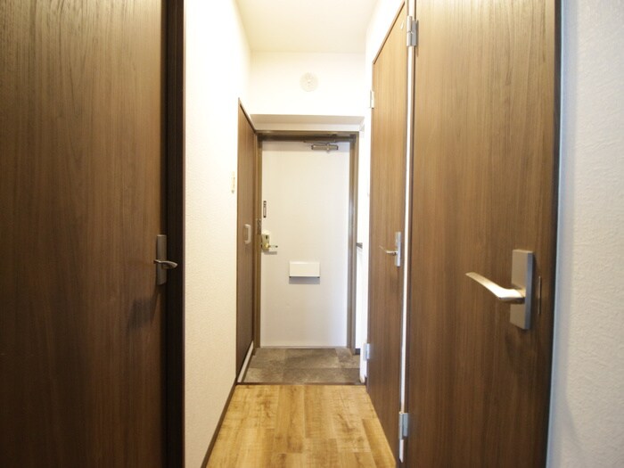 物件内観写真14　(廊下)