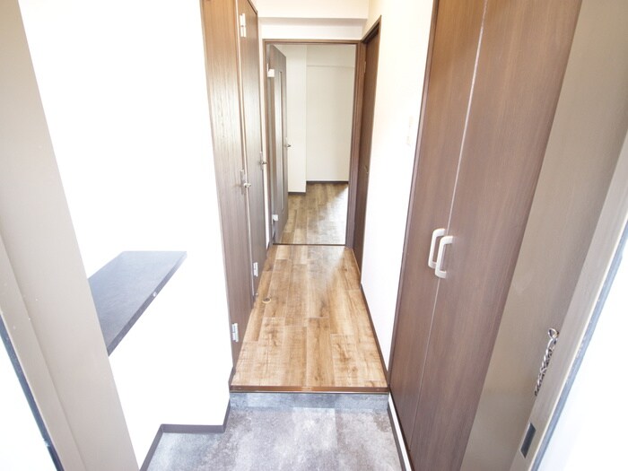 物件内観写真15　(玄関)