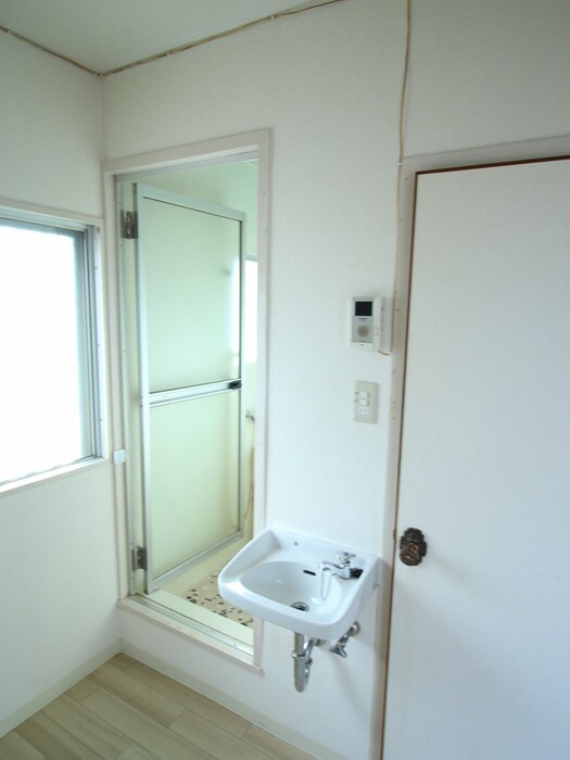 物件内観写真15　(洗面)