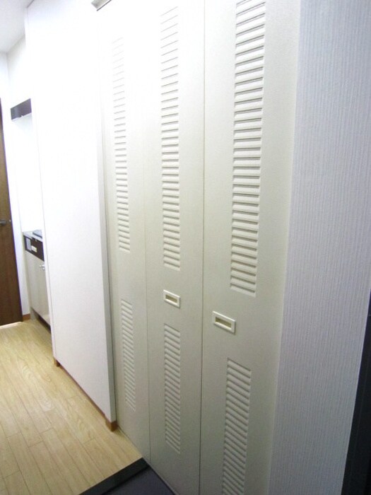 物件内観写真13　(廊下)