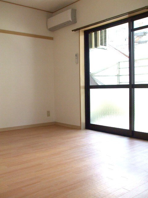 物件内観写真4　(居室)