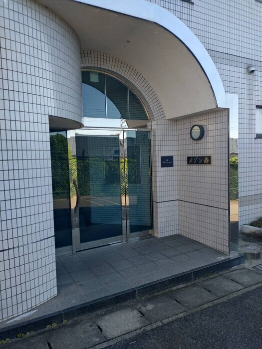 物件外観写真6　(エントランス部分)