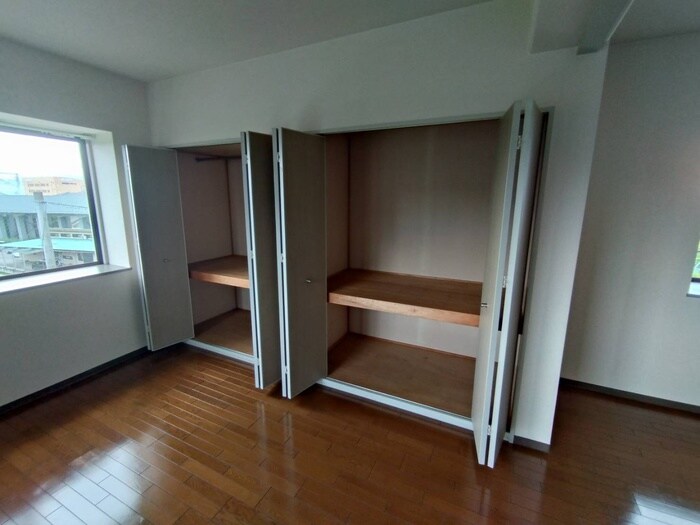 物件内観写真10　(収納)