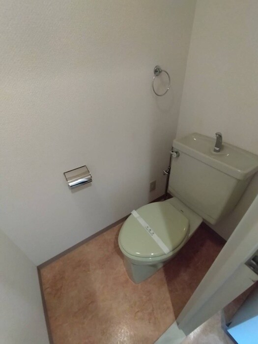 物件内観写真14　(トイレ)