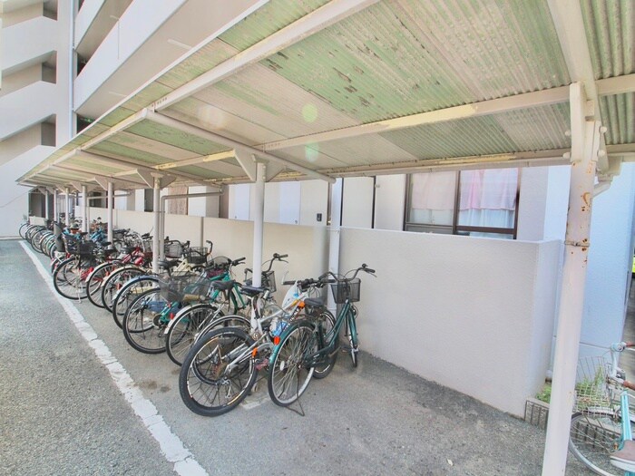 物件外観写真5　(駐輪場)