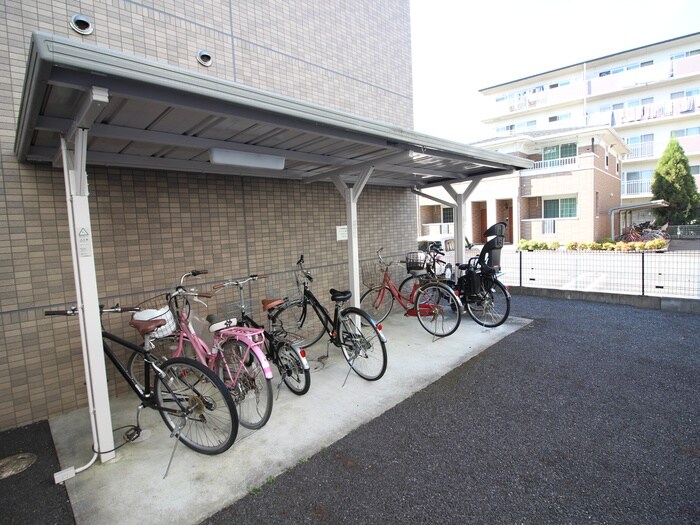物件外観写真3　(駐輪場)