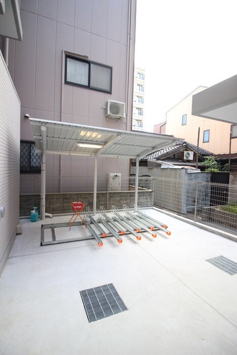 物件外観写真6　(駐輪場)