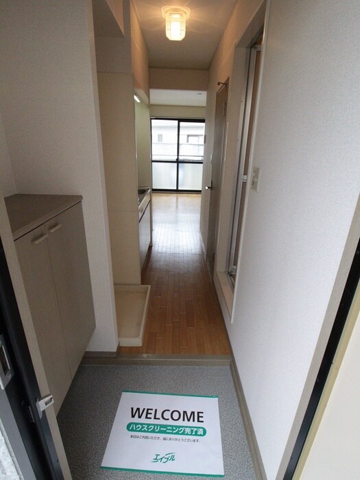 物件内観写真7　(玄関)