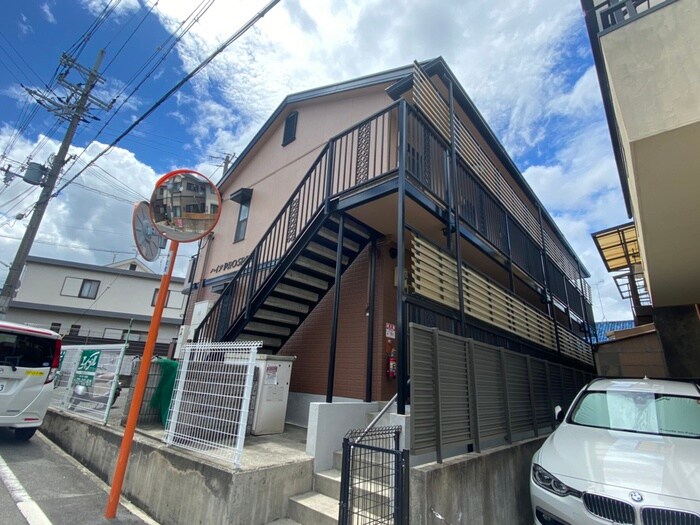 物件外観写真6　(エントランス部分)