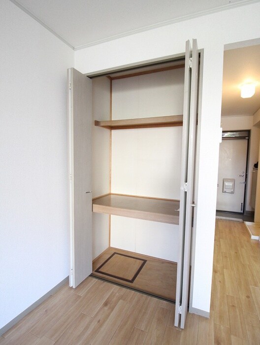 物件内観写真15　(収納)