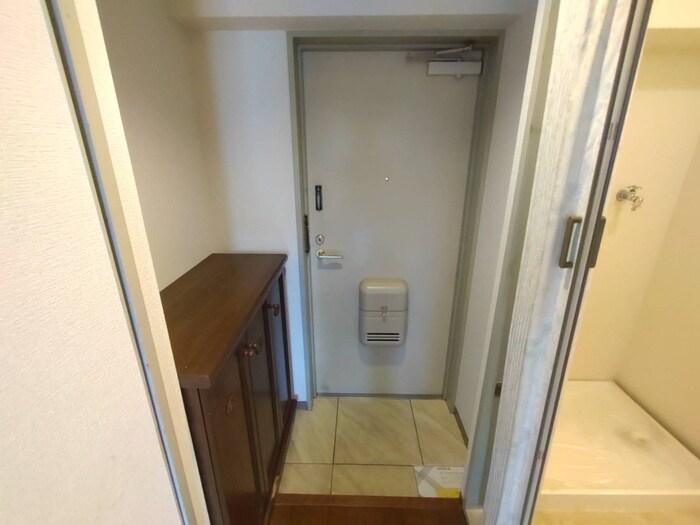 物件内観写真15　(玄関)