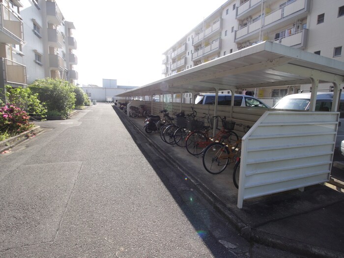 物件外観写真3　(駐輪場)
