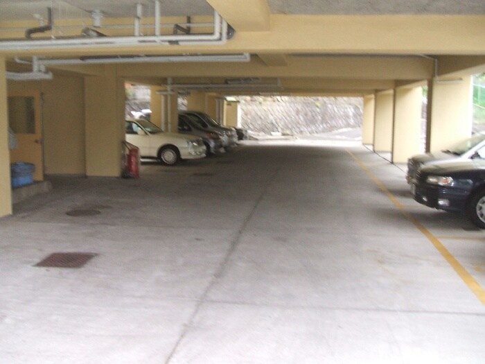 物件外観写真4　(駐車場)