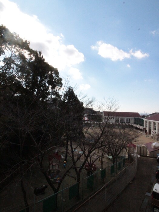 物件内観写真21　(室内からの展望)