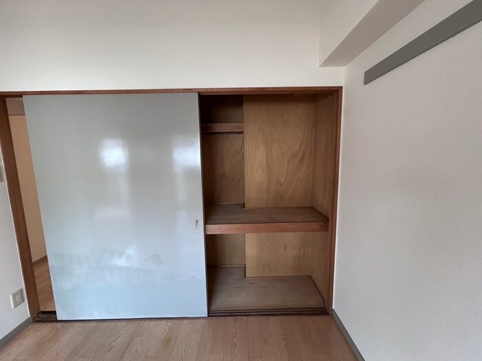 物件内観写真18　(収納)