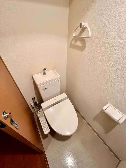 物件内観写真12　(トイレ)