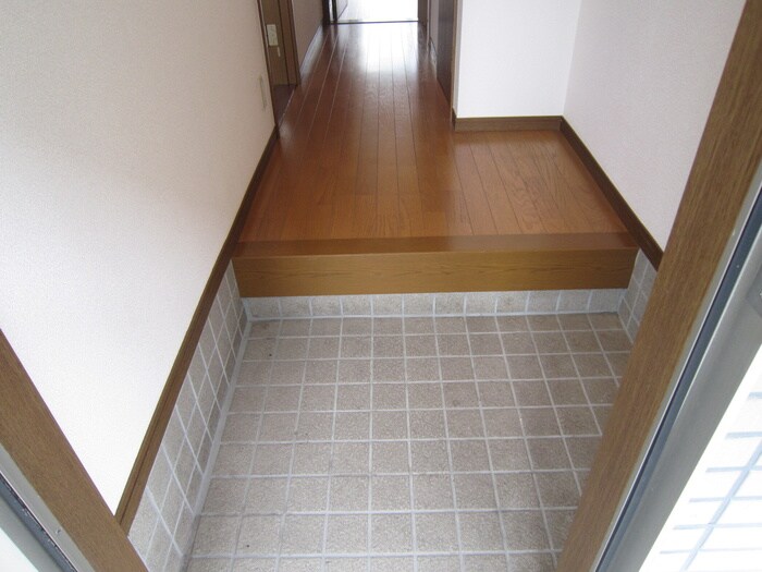 物件内観写真15　(玄関)