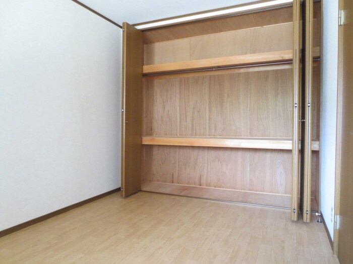 物件内観写真16　(収納)