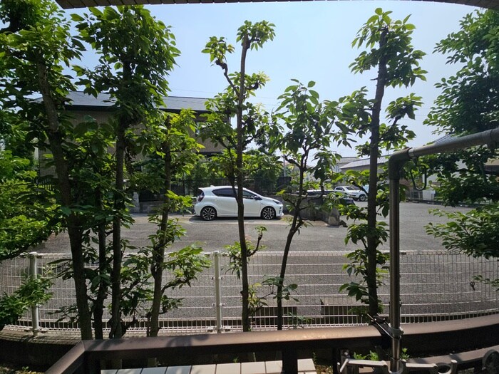 物件内観写真13　(室内からの展望)