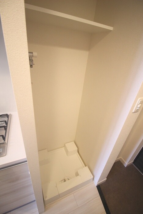 物件内観写真10　(洗濯機置場)