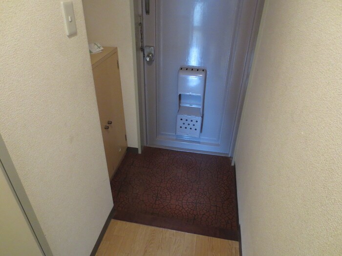 物件内観写真16　(玄関)