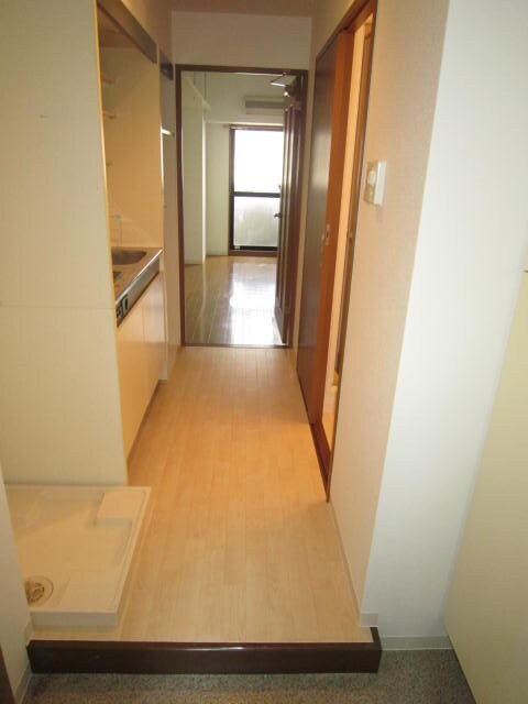 物件内観写真7　(玄関)