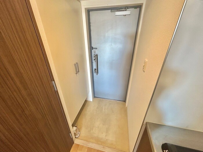 物件内観写真7　(玄関)