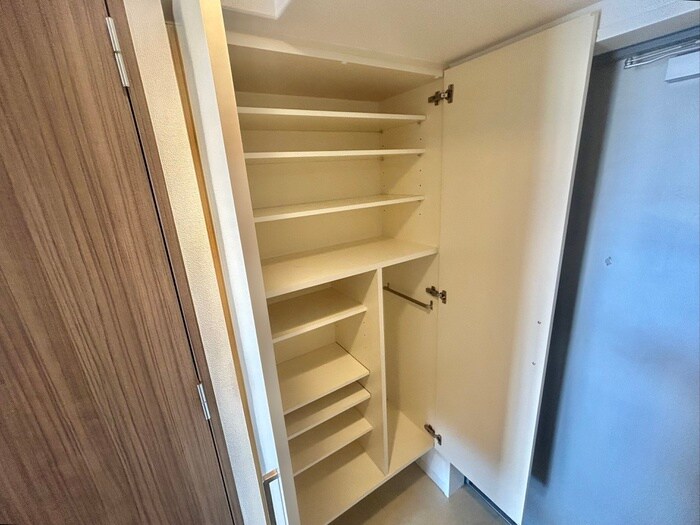 物件内観写真8　(靴箱)