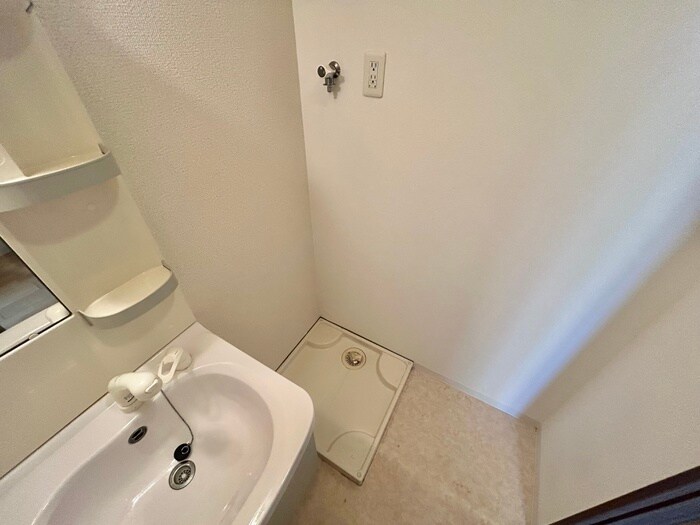 物件内観写真18　(洗濯機置場)