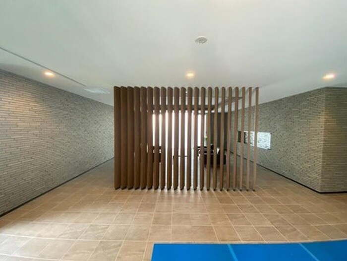 物件外観写真5　(エントランス部分)