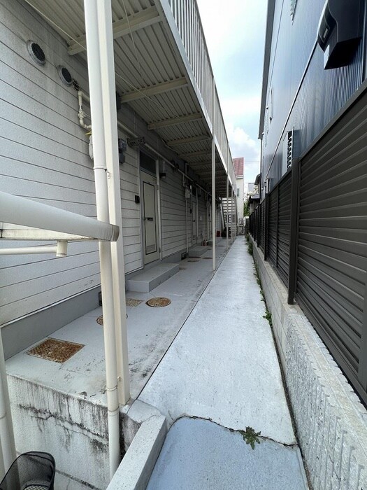 物件外観写真4　(エントランス部分)