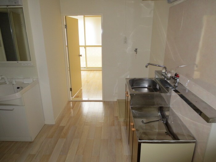 物件内観写真16　(廊下)