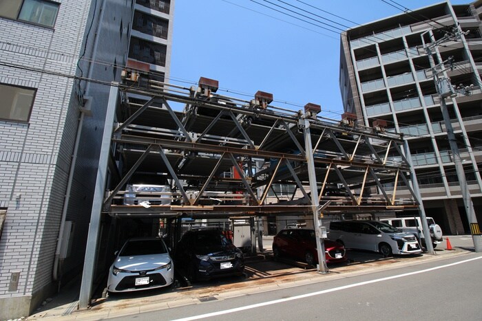 物件外観写真5　(駐車場)