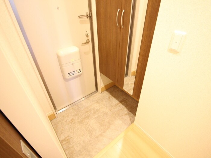 物件内観写真17　(玄関)