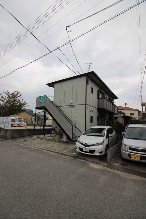 物件外観写真6　(駐車場)