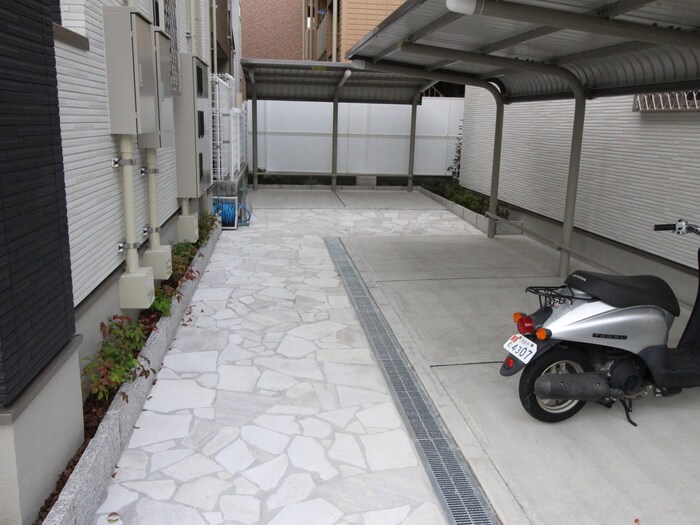 物件外観写真5　(駐輪場)