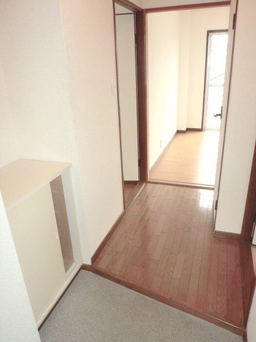 物件内観写真10　(廊下)