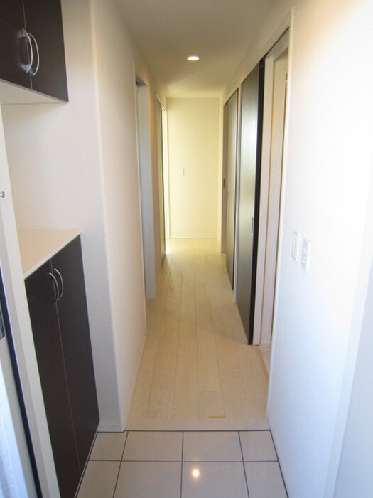 物件内観写真7　(玄関)