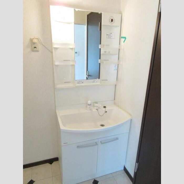 物件内観写真5　(洗面)