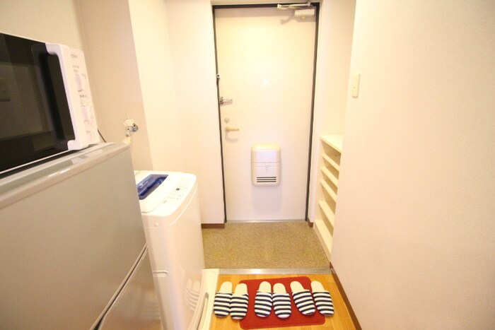 物件内観写真16　(玄関)