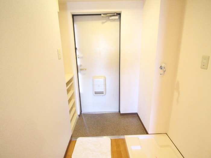 物件内観写真17　(玄関)