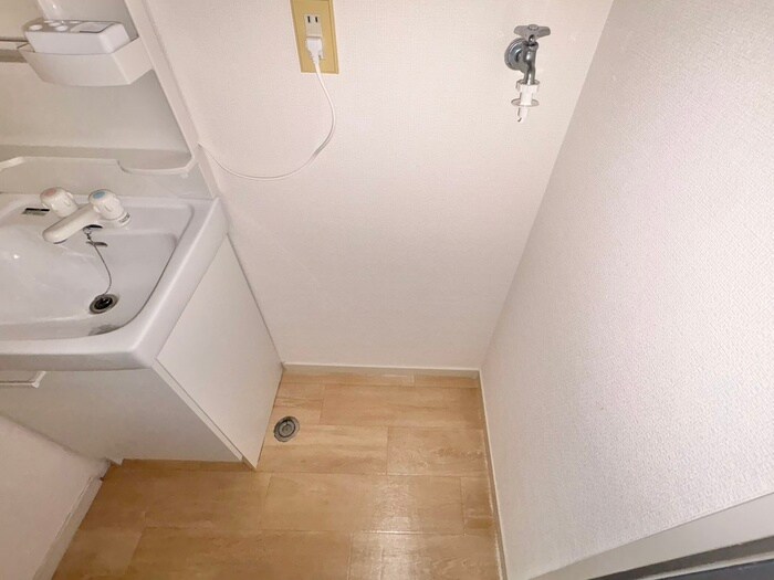 物件内観写真12　(洗濯機置場)