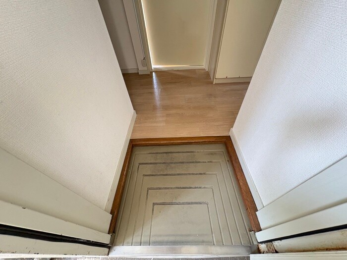 物件内観写真18　(玄関)