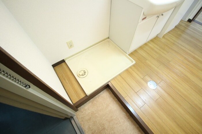 物件内観写真15　(洗濯機置場)