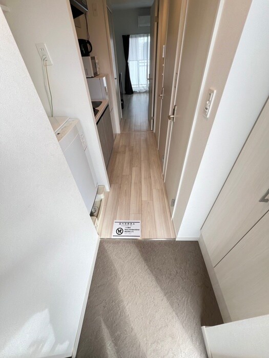 物件内観写真1　(玄関)