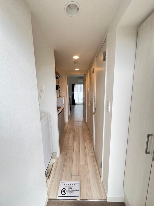 物件内観写真3　(廊下)