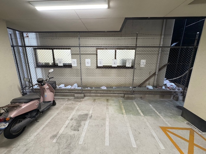 物件外観写真6　(駐輪場)